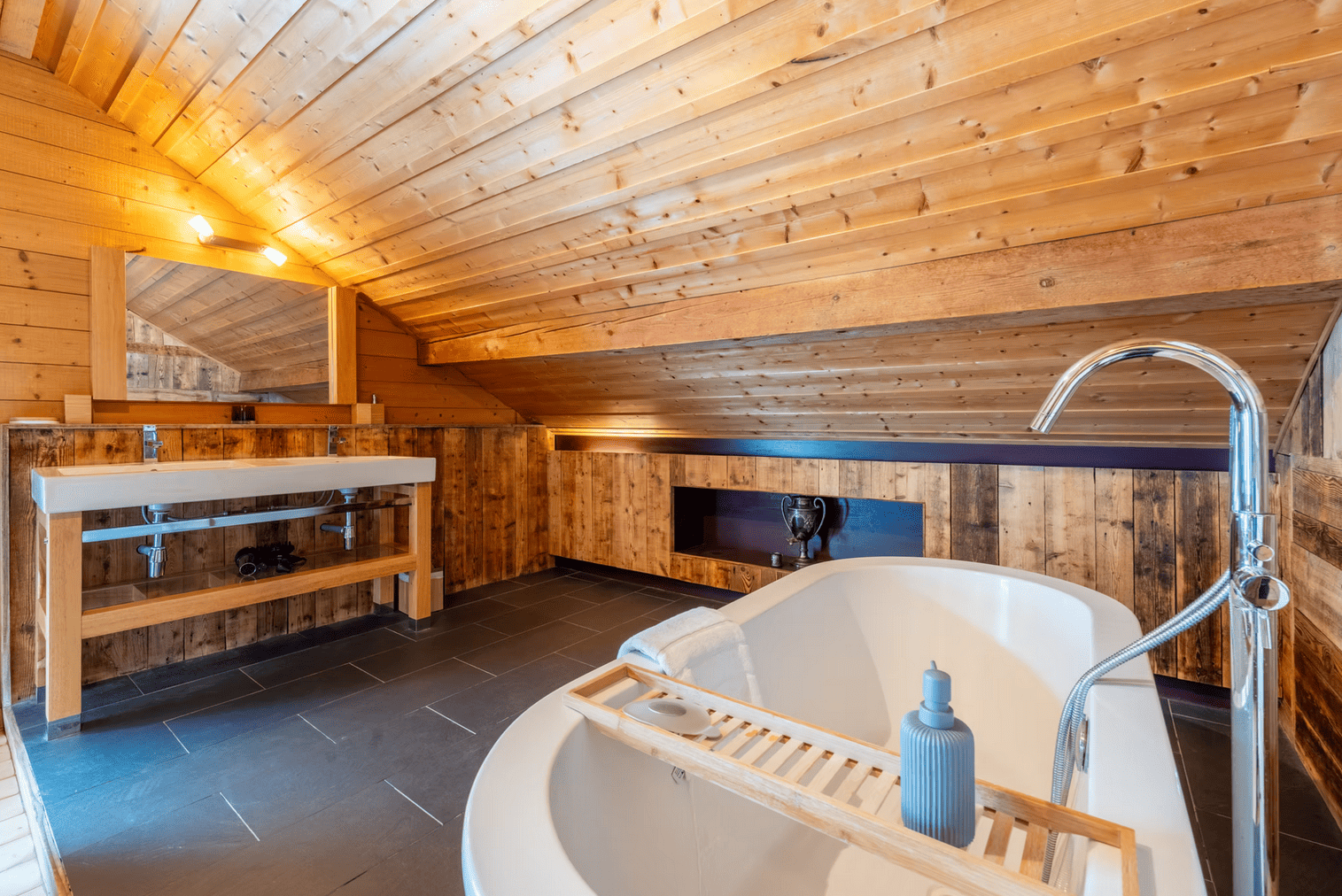Salle de bain baignoire chalet